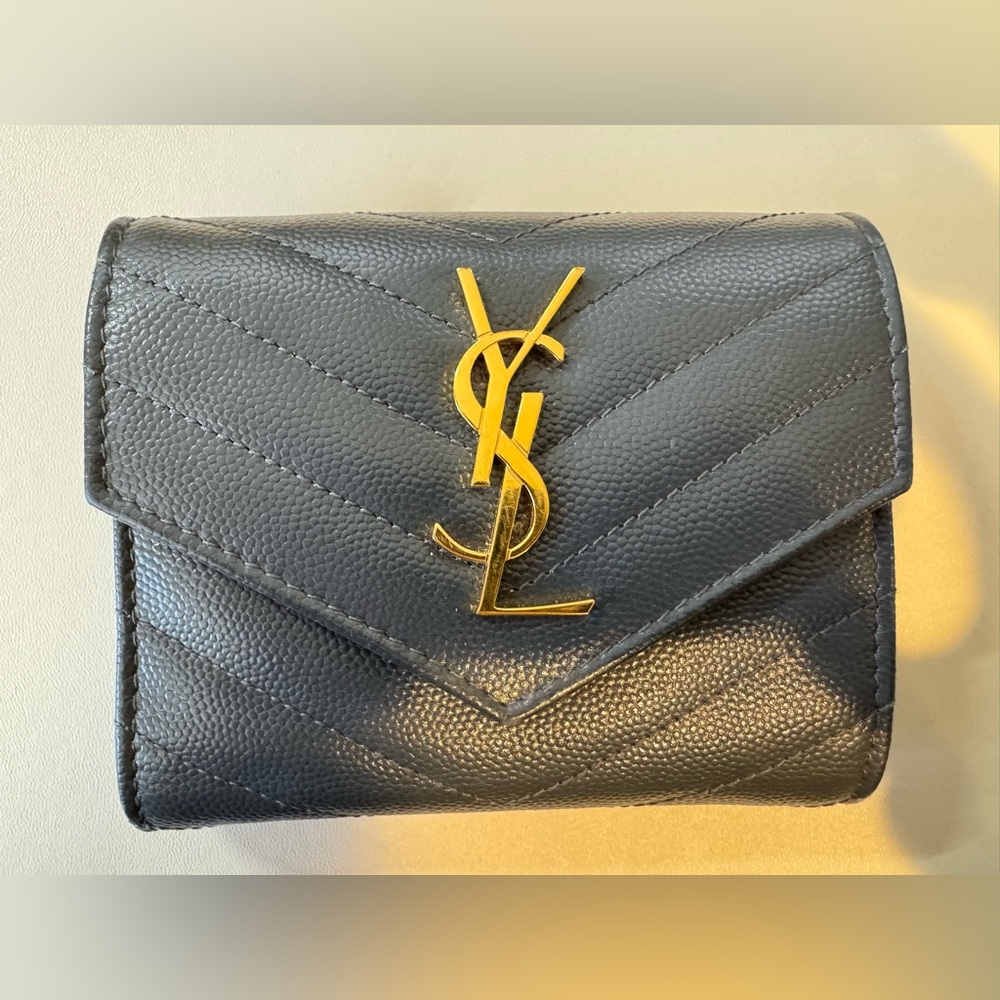 Yves Saint Laurent CASSANDRE MATELASSE COMPACT TRIFOLD WALLET IN GRAIN DE POUDRE